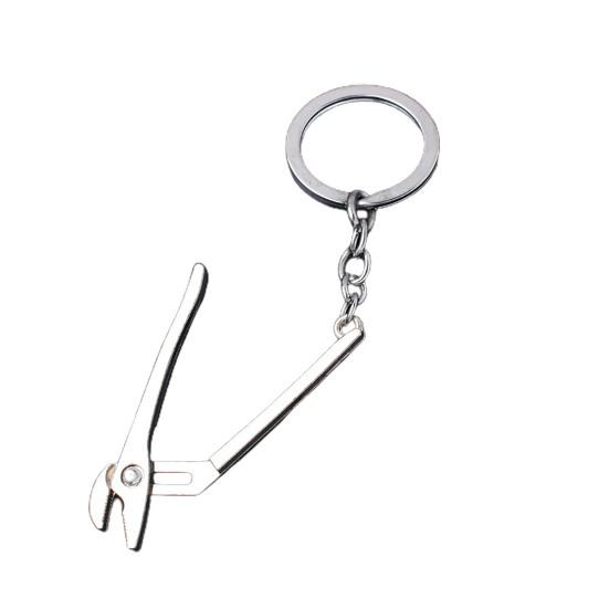 

Брелок в виде гаечного ключа