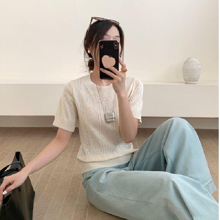 Round-neck Short-sleeved Hollowed-out Knitted Top for Women In The New Summer Style