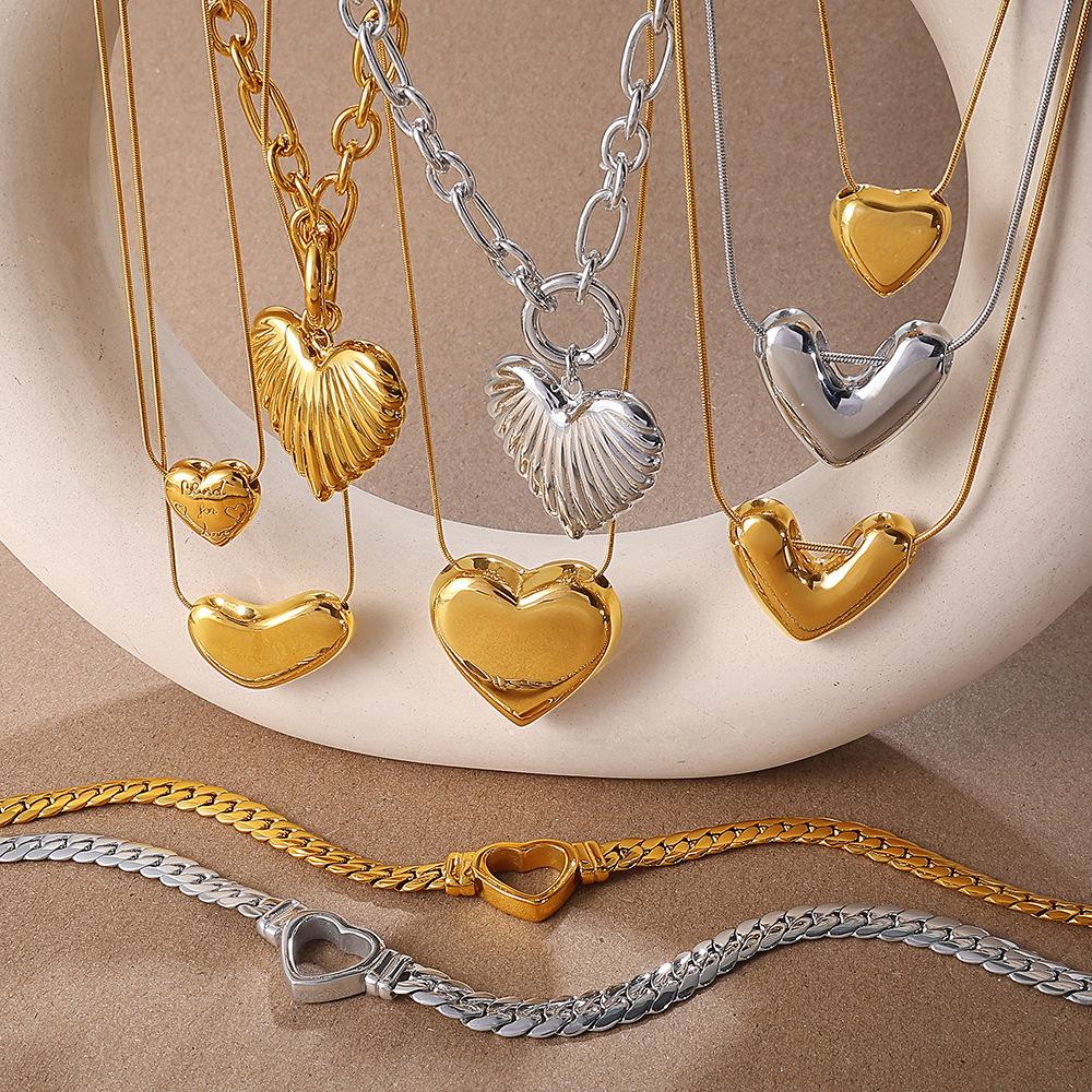 Cold Wind Gold Love Pendant Necklace Clavicle Chain Stainless Steel Gold Plated Personality Versatile Jewelry Women