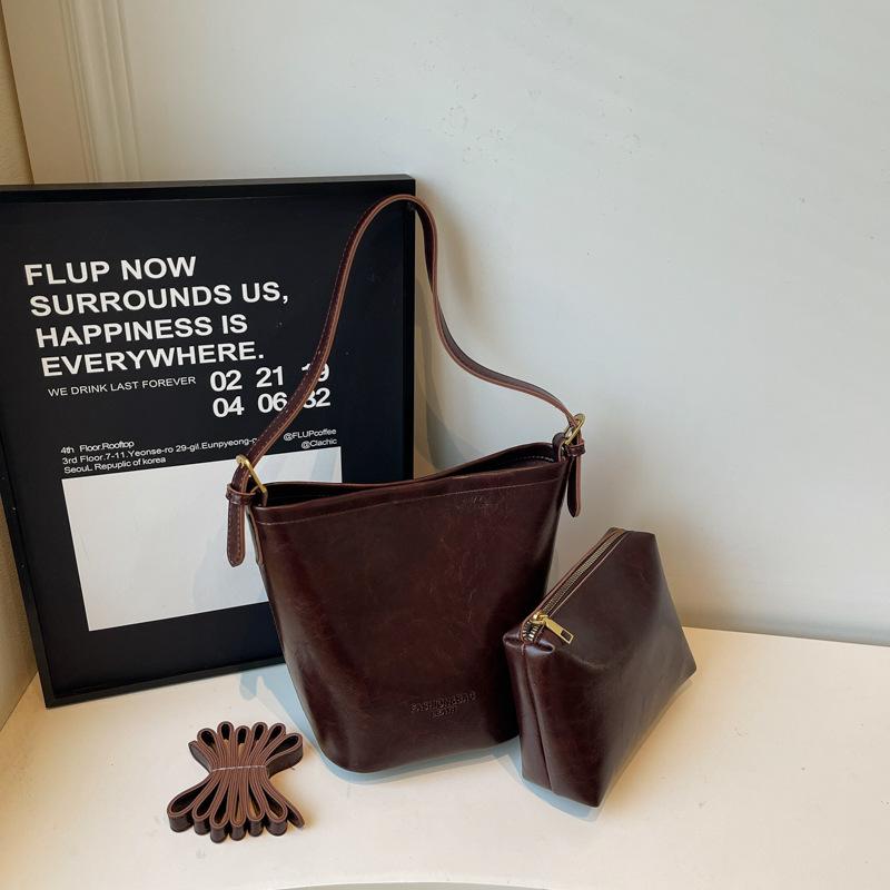 

Winter fashion women s shoulder bag casual high value niche simple trend small bag women темно-коричневого кольору