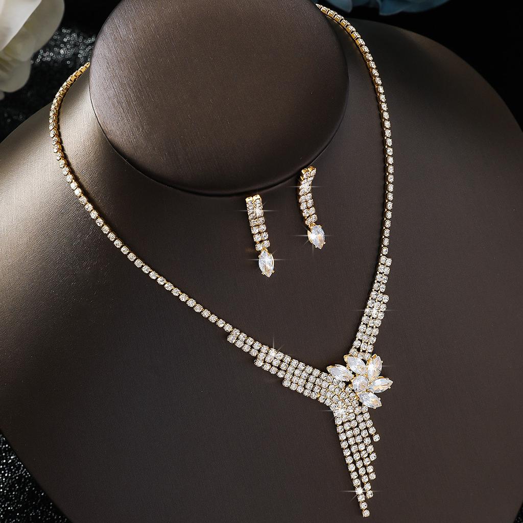 Luxury Temperament Beautiful Loose Diamonds Zircon Jewelry Set Necklace Earrings Set Chain Bridal Jewelry