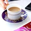 Feines Knochenporzellan Kaffeetassen- und Untertassensets, 270 ml Wunderschön glasierte Teetasse mit Goldrand und Henkel, Keramik-Kaffeetassen mit goldenem Löffel