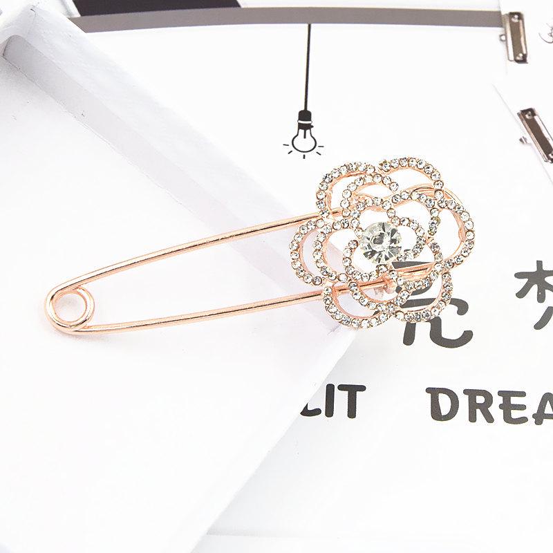 Korean Fashion Diamond Inlaid Rose Brooch Lapel Pin - Versatile and Exquisite Corsage Accessory