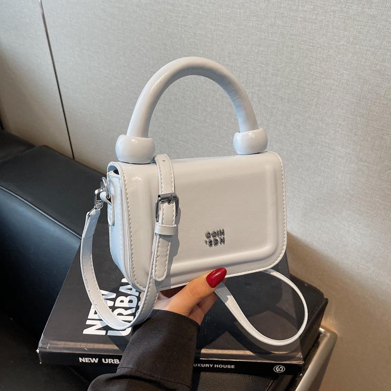 Simple high-end portable small square bag 2025 summer new niche trend fashion casual versatile shoulder women's bag