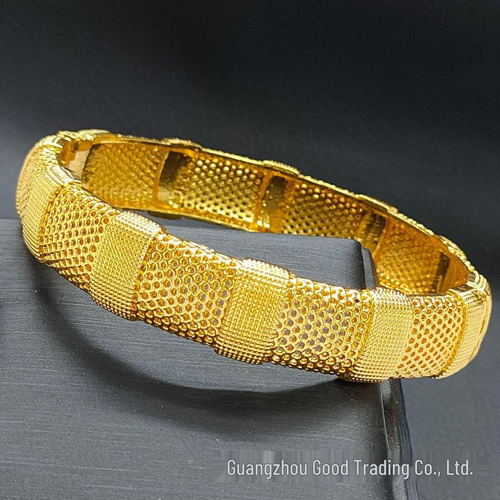 24k Gold Carved Buckle Bracelet: Fade-Resistant Women's Middle East Dubai Jewelry In Vietnamese Sand Gold