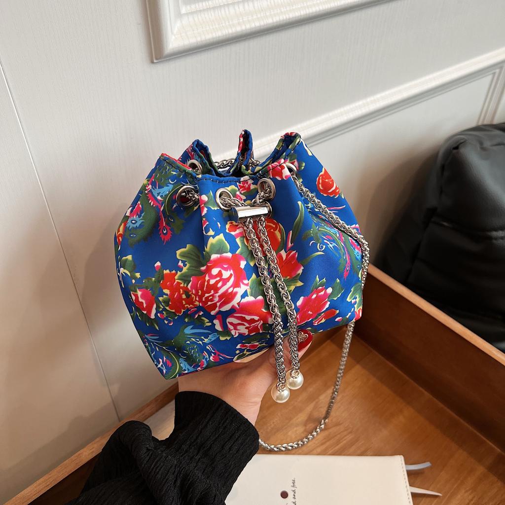 Single Shoulder Bag for Women Large Flower Fashion Large Capacity Chain Crossbody Bag Handheld Bucket Bag