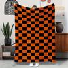 Halloween Karierte Flanelldecke Überwurf für Sofa, Camping & Reisen - Orange-Schwarzes Retro-Design, Strapazierfähiges Plüschmaterial