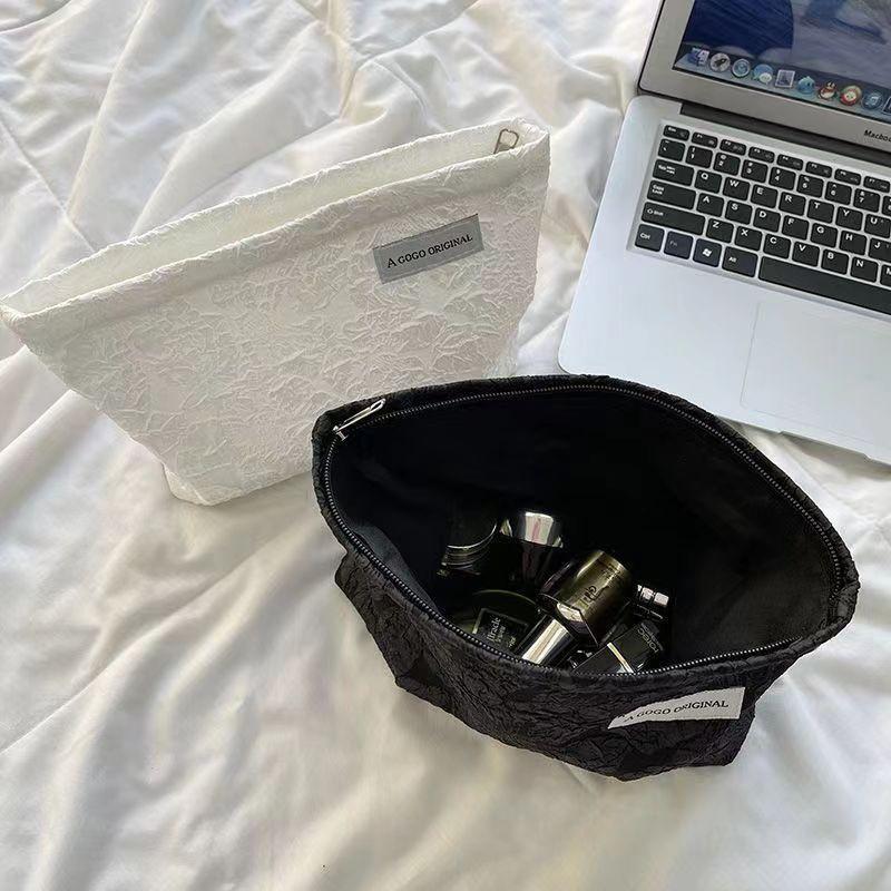 New Women's Bag 2024 Explosive Large Capacity Premium Makeup Bag High Beauty Student Simple Storage Bag