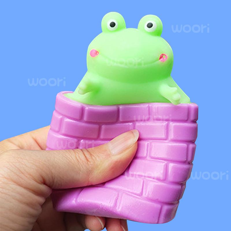 Ovly New Squeezing Rabbit Astronaut Frog Squirrel Cup Toys Playsetss Decompression Fidget Antistress Sensory Stress Reliefing Kids Gift Present