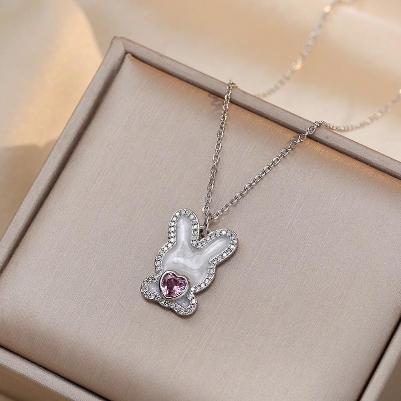 Women's Fashion Heart Pendant Necklace - Elegant, Simple Design, Versatile Clavicle Chain Jewelry