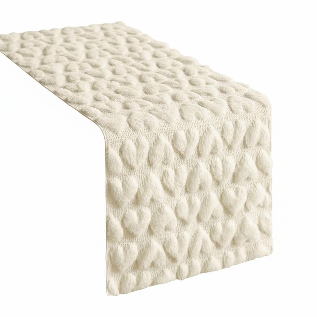 Soft Plush Faux Fur Jacquard Heart Table Runner 72.05x12.99 Inch Flannel Table Runner for Kitchen Home Decoration
