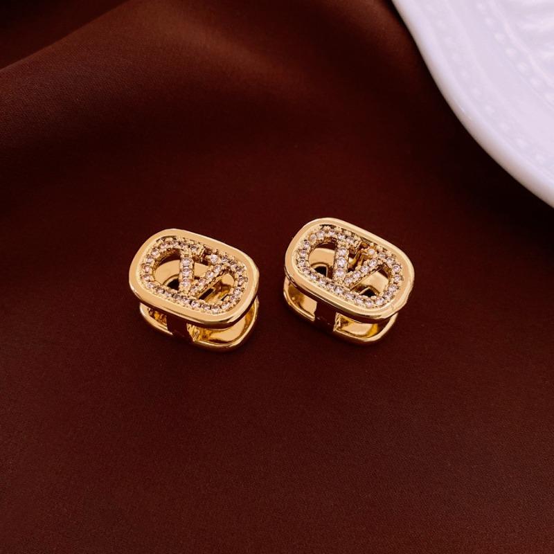 Silver Needle Multi-layer Letter Twill Zircon Pearl Earrings Medieval Vintage Light Luxury Stud Earrings Versatile Earrings