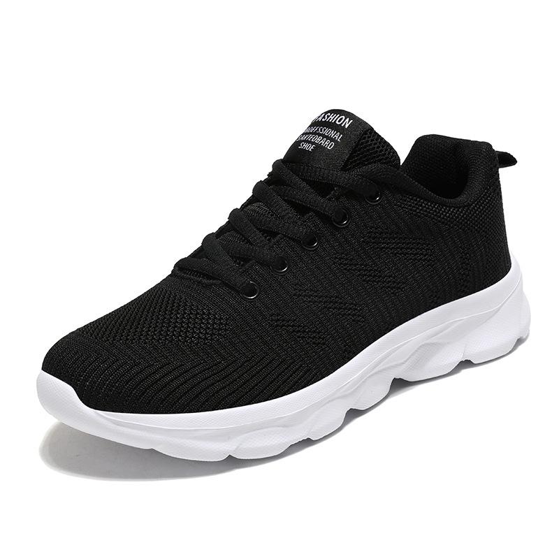 Spring and Summer New Mesh Sports Shoes Light Travel Leisure Breathable Running Shoes Soft Sole Travel Shoes Large Size Shoes