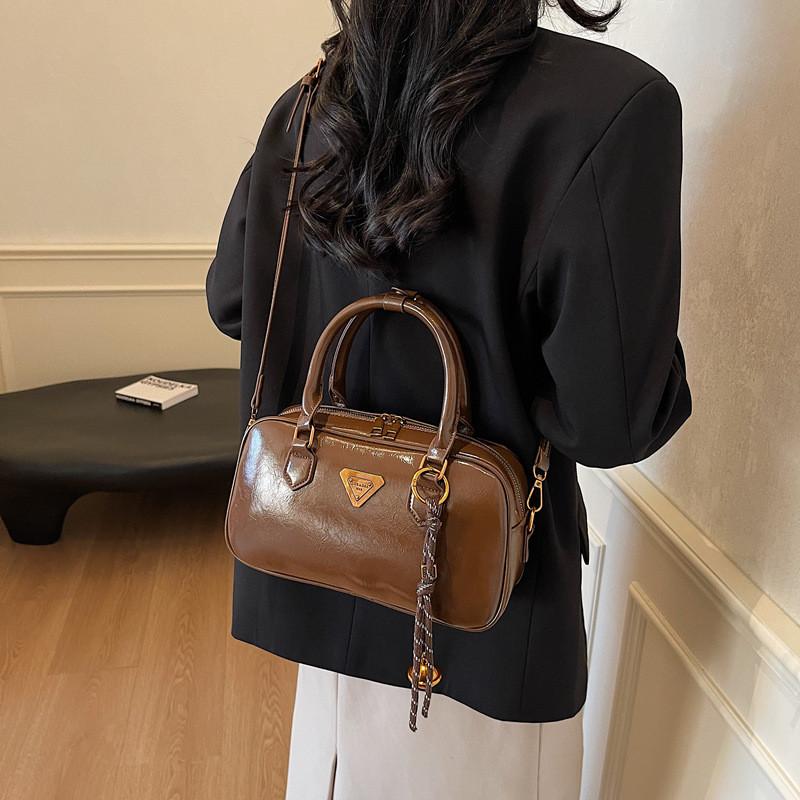Ielgy Portable Pillow Bag Boston Design Commuter Messenger Bag