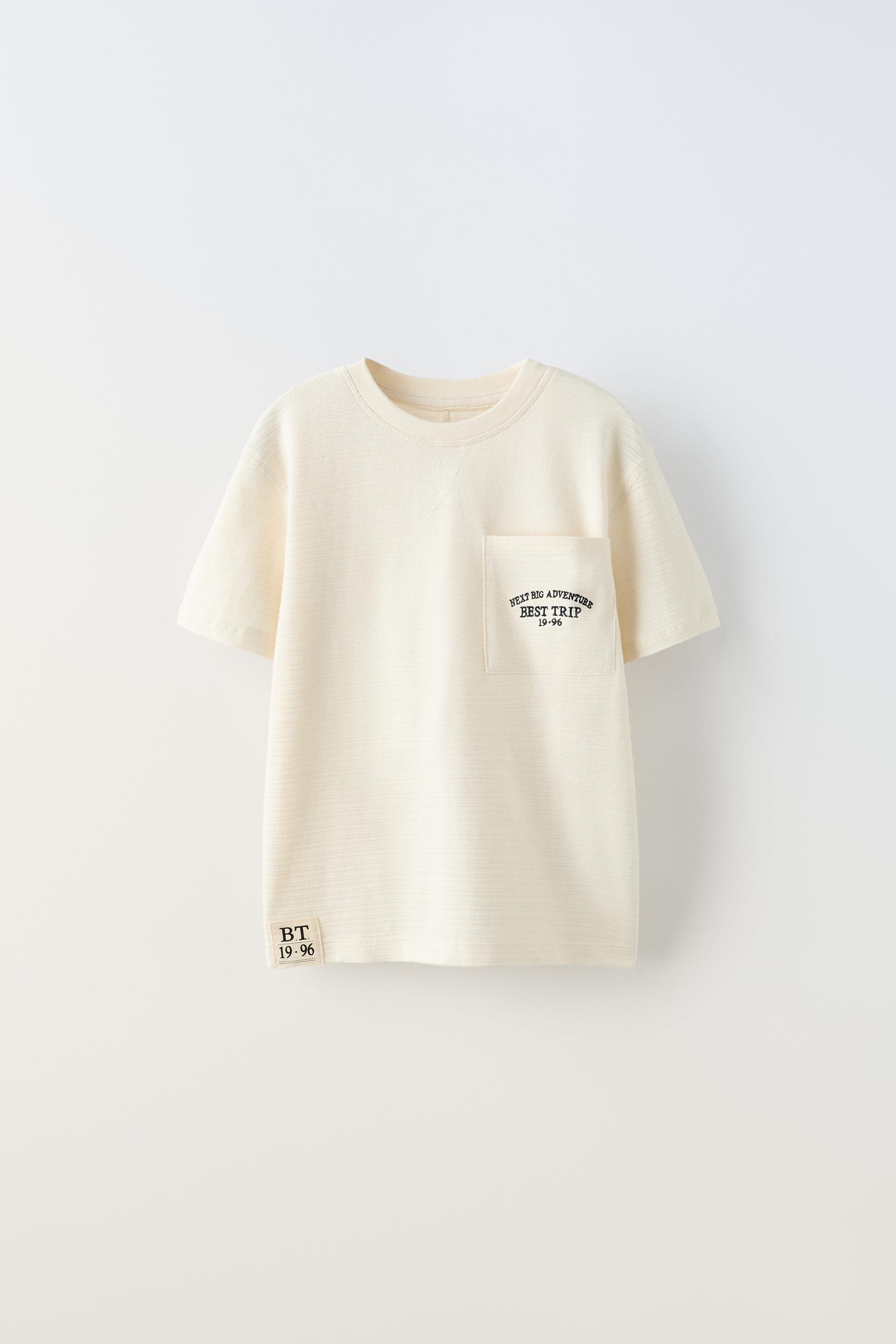 

ТЕКСТУРНАЯ ФУТБОЛКА С КАРМАНАМИ