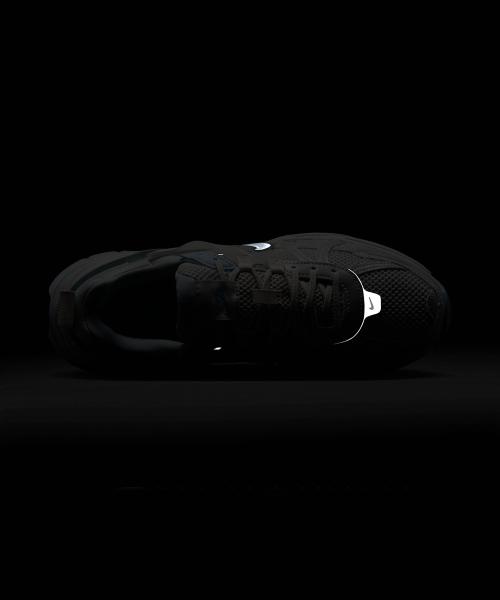 Nike V2K Run W - Platinum Tint: Summit White: Light Smoke Grey FD0736-009