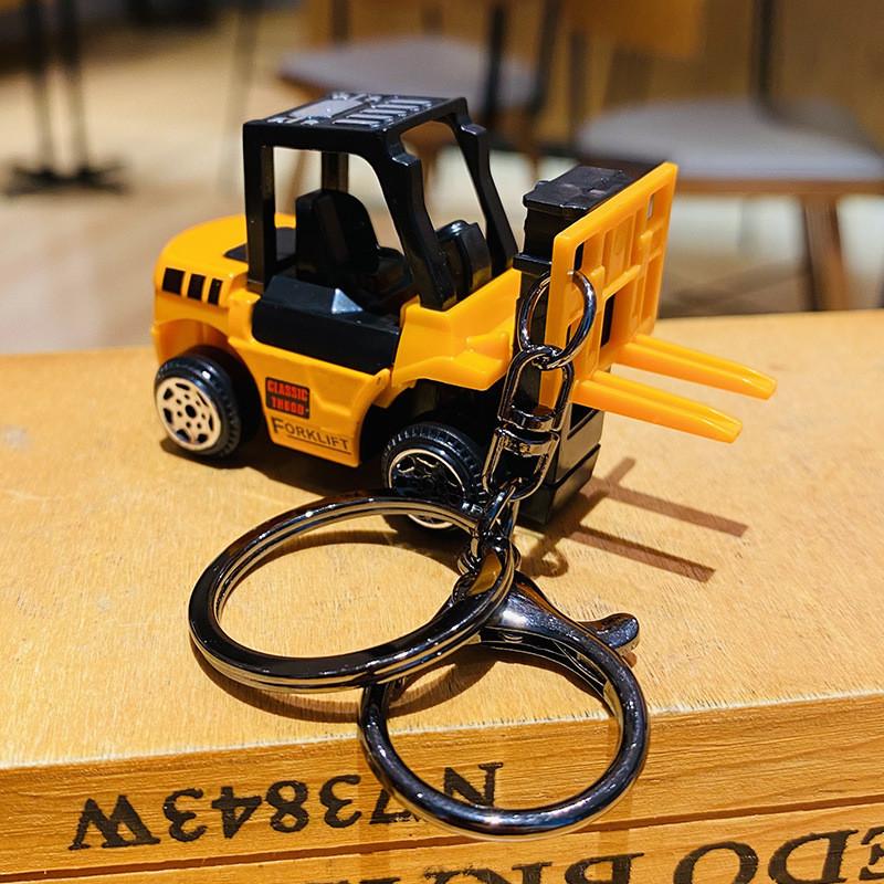 Adorable Alloy Construction Vehicle Keychain For Backpacks And Gifts