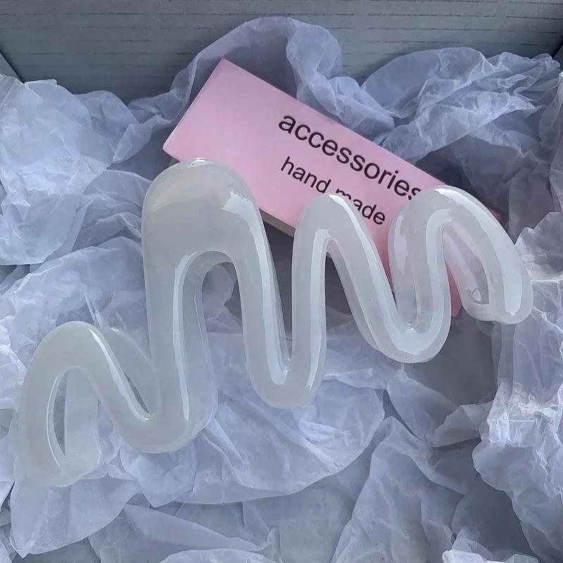 1Pc Pretty Jelly Wave Hair Claw Hairpin Ladies Fashion Temperament Women's Korean Sweet Simple Irregular Elegant Headwear Gifts