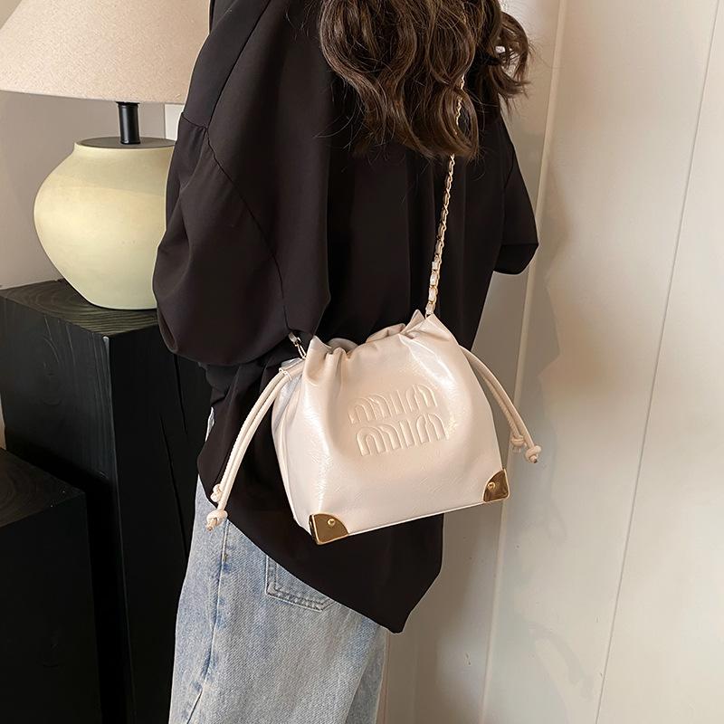 Fashion Chain Bucket Bag Women's 2024 New Korean Version Niche Versatile Shoulder Bag High-end Casual Messenger Women's Bag