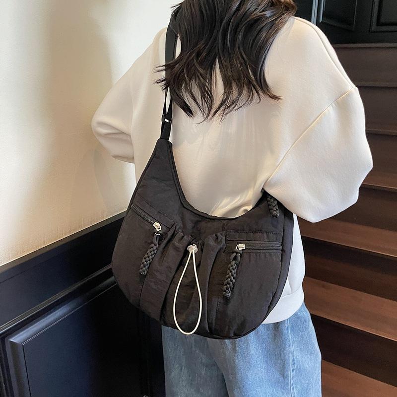 2025 Autumn New Commuter Tote Bag Women's Simple Fashion Solid Color Light Literary and Artistic Style Niche Messenger Bag