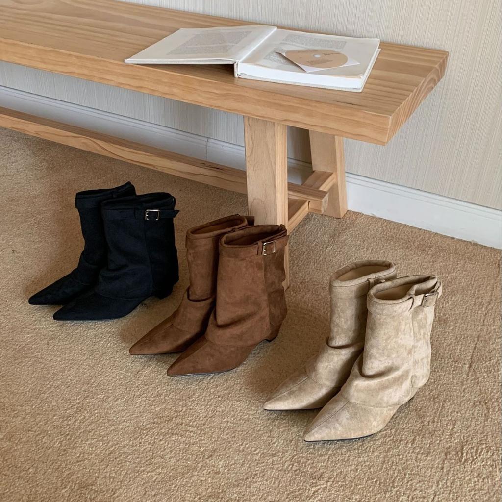 Europe and the United States but knee boots 2025 autumn and winter new suede slope heel small square head boots high pleated stacking boots