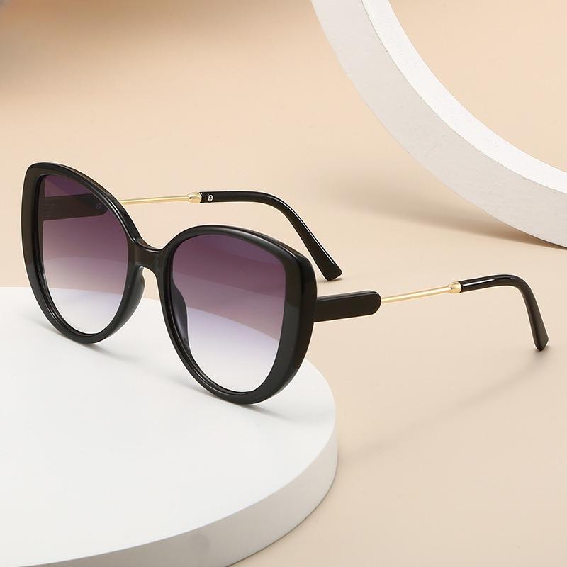 2026 New Fashion Oversized Frame Women's Sunglasses Retro Versatile Cat-Eye Outdoor UV Protection Glasses Classic Trend Goggles
