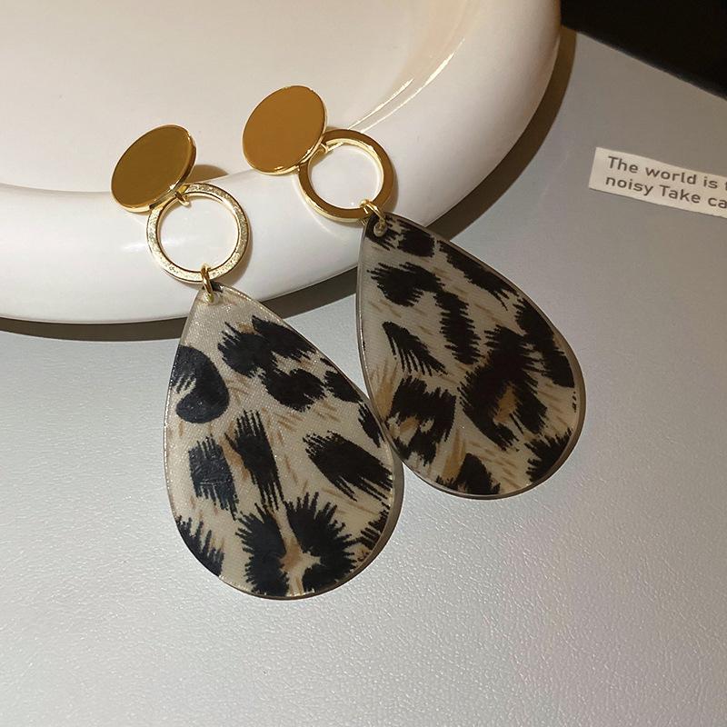 Retro Coffee Leopard Print Silver Needle Stud Earrings - Stylish High-End Design