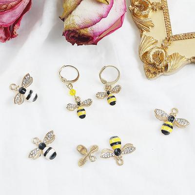 2ks Kovový smaltovaný přívěsek s včelími přívěsky pro vlastní výrobu šperků Náhrdelník Příslušenství