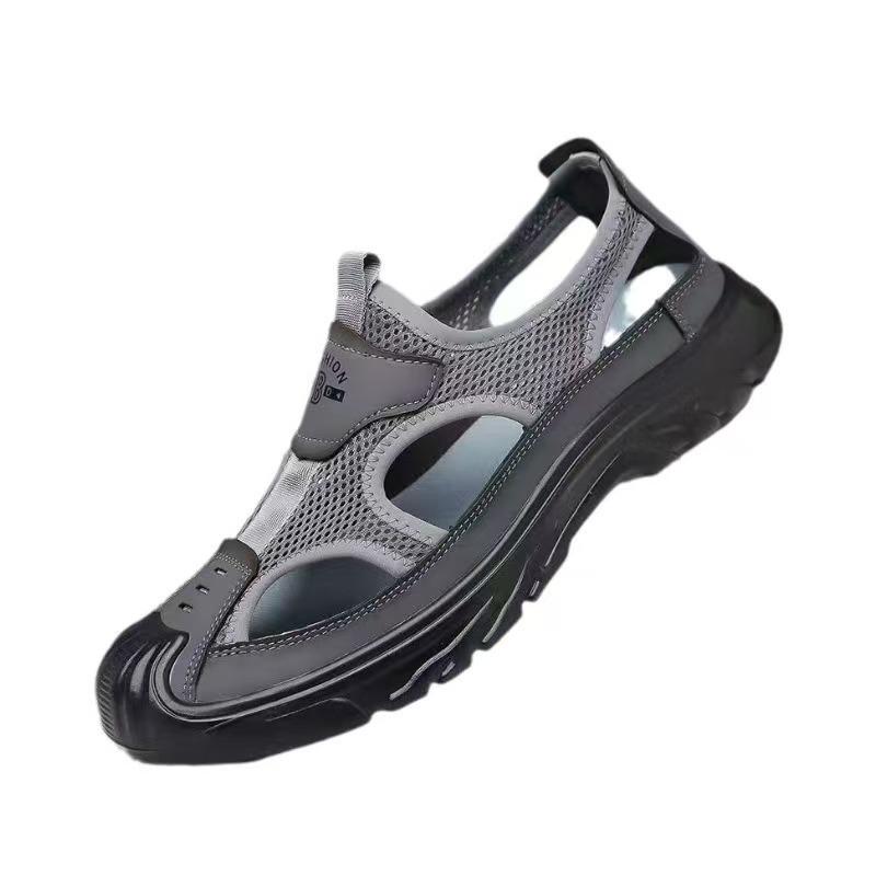 New Beach Shoes Soft-soled Perforated and Breathable Sports and Casual Sandals