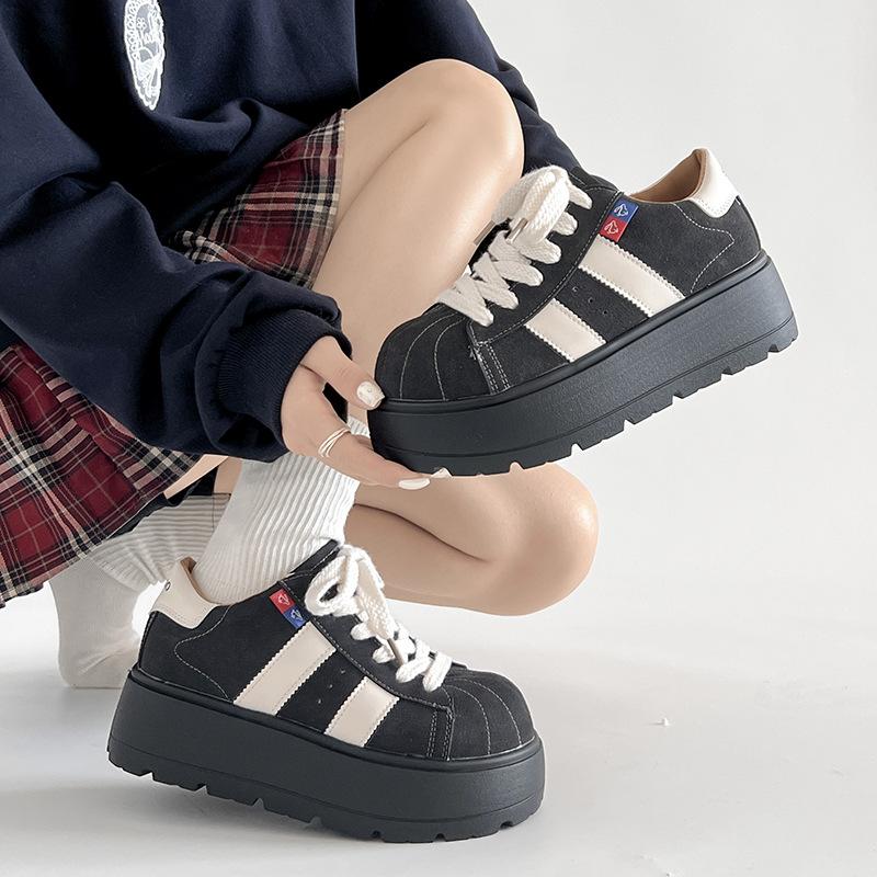 Queen Fan retro brown versatile platform German training shoes women's 2025 new autumn skirt heightening board shoes