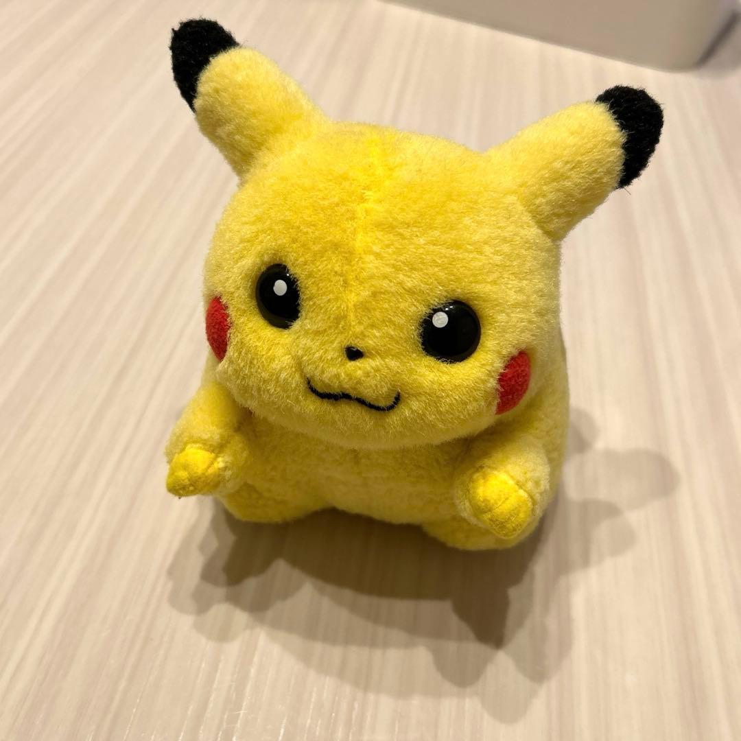 Pikachu TOMY stuffed toy