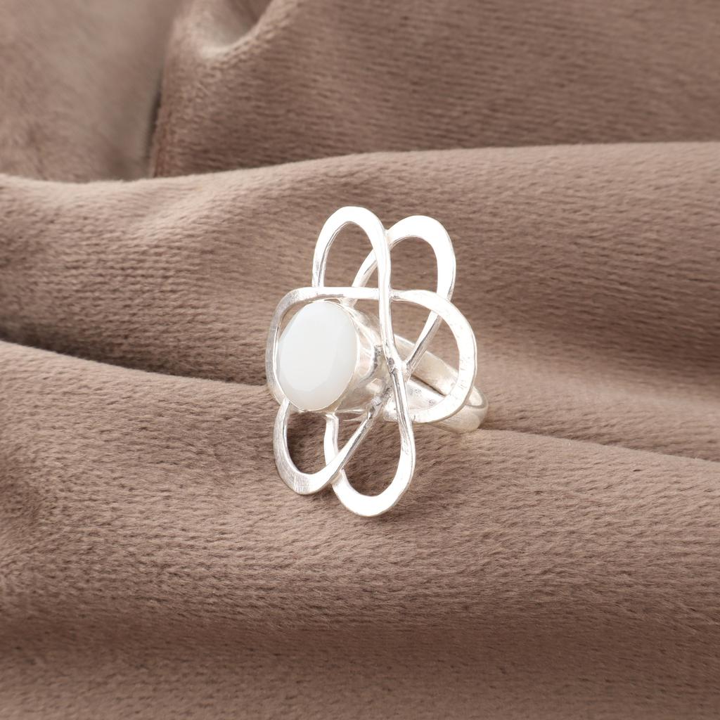 Milchiger Opal Edelstein Schmuck, 925 Sterlingsilber Ring, Handgefertigter Opal Silberring Attraktiver Silberring für Hochzeitsgeschenk