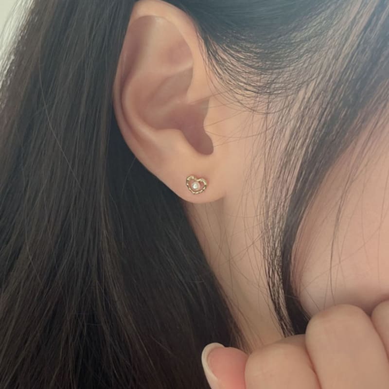 Youngglow 14k Pearl In Heart Earrings (1 Pair)