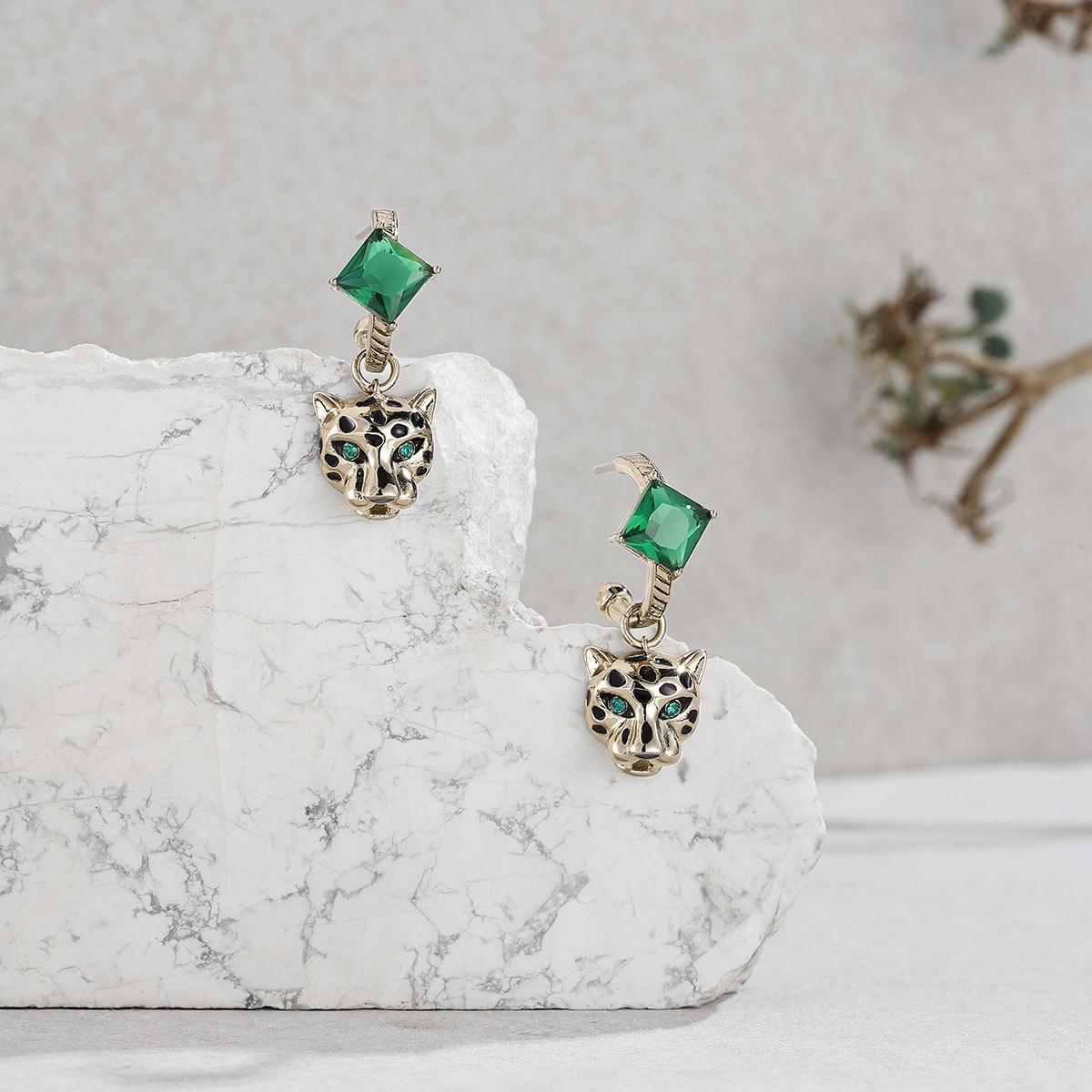 

New original design exquisite cheetah head personalized fashionable earrings