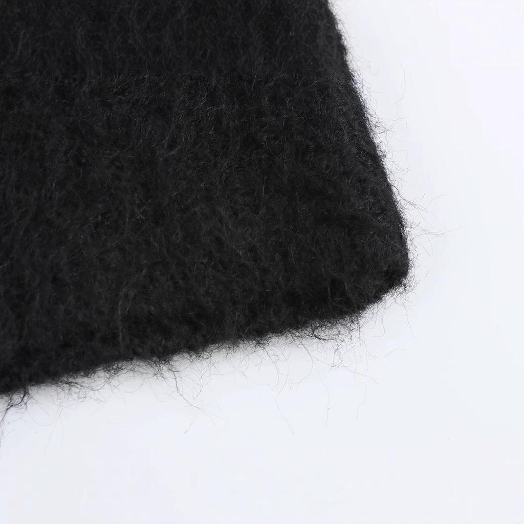 2024 Winter Women's European & American Style Fashion: Transparent Hard Yarn Bow Brooch Knit Top