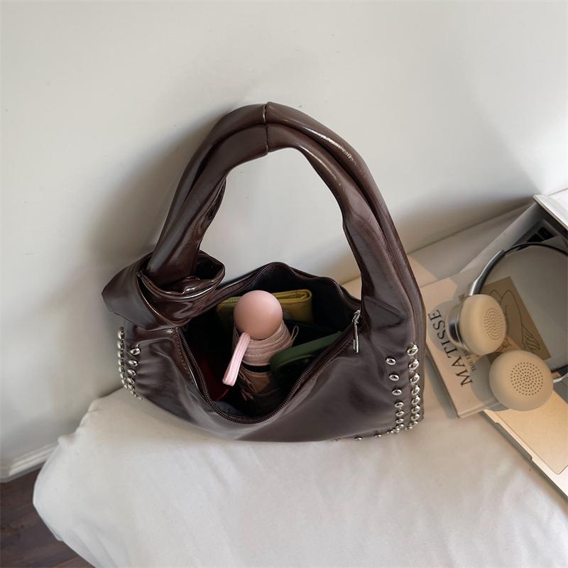 Sac Hobo en Cuir pour Femme Sac à Bandoulière Riveté avec Détail Nœud