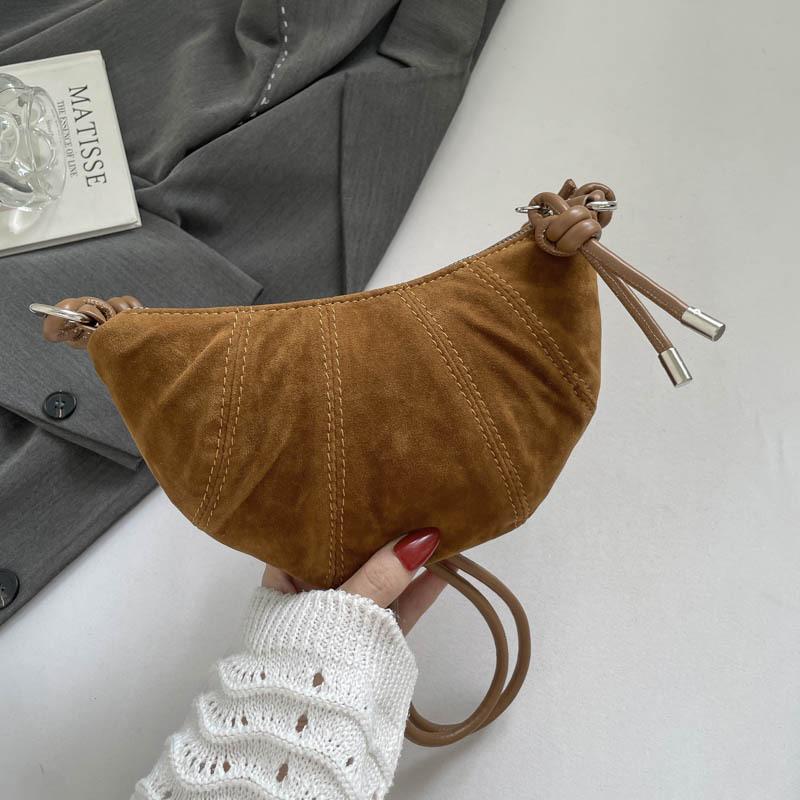 

Осенняя трендовая и простая сумка, модная одноплечевая сумка-кроссбоди, сумка-пельмень в корейском стиле without pendant коричневый
