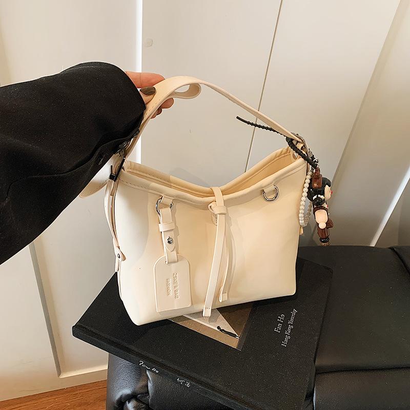 Casual soft surface large-capacity bag women's 2025 new fashion commuter shoulder bag candy color simple oblique span bag