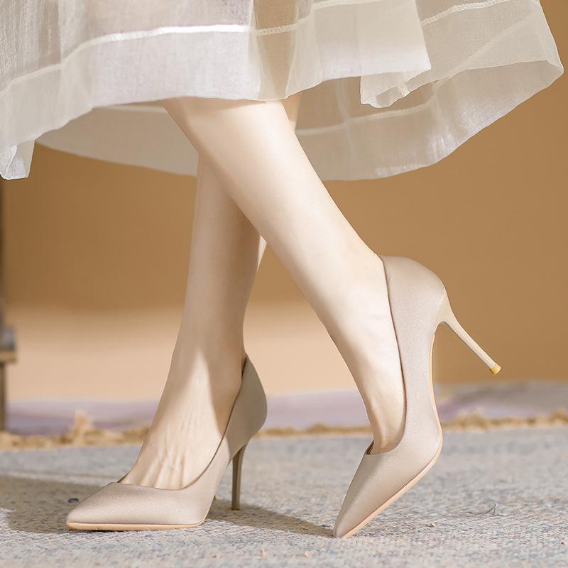 

Женские туфли-лодочки на шпильке, новые, атласные, стильные, простые, для работы 40