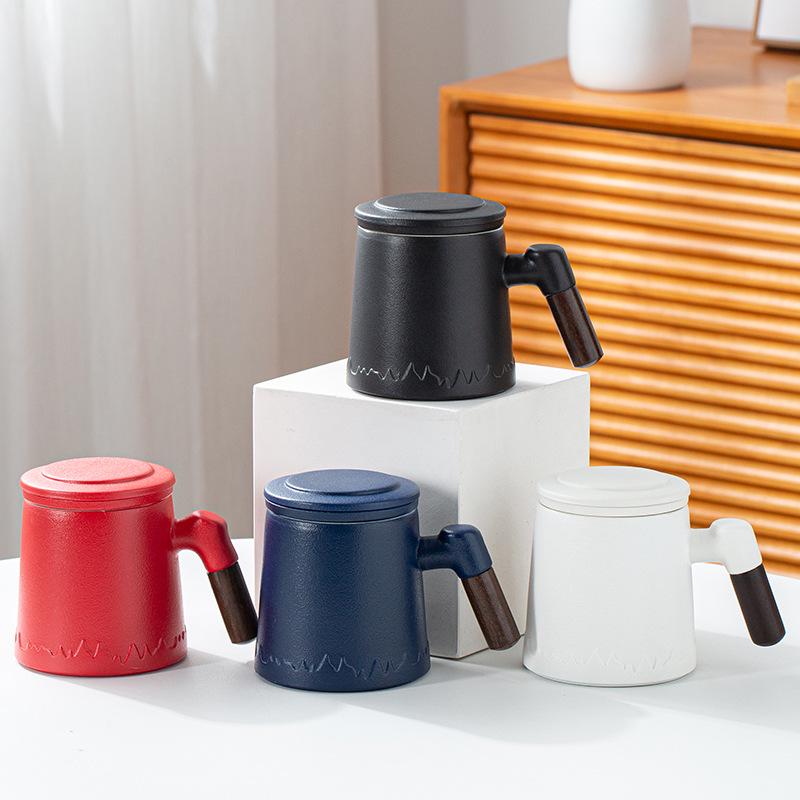 Hand-Painted Ceramic Office Mug: Distant Mountains Design, Teacup with Separate Brewing Chamber, Ideal for Water or Tea - Perfect Business Souvenir.