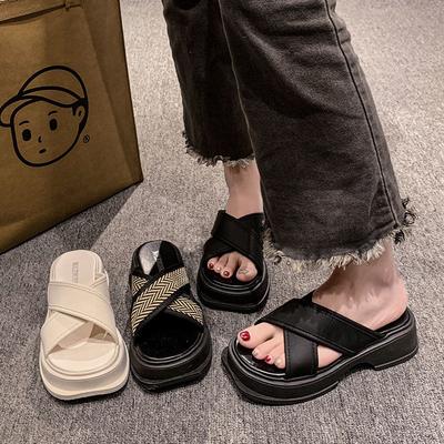 Cool Slippers Women's Summer New Outer Wear Fashion One-word Drag Platform Trend Cross Casual Beach Sandals