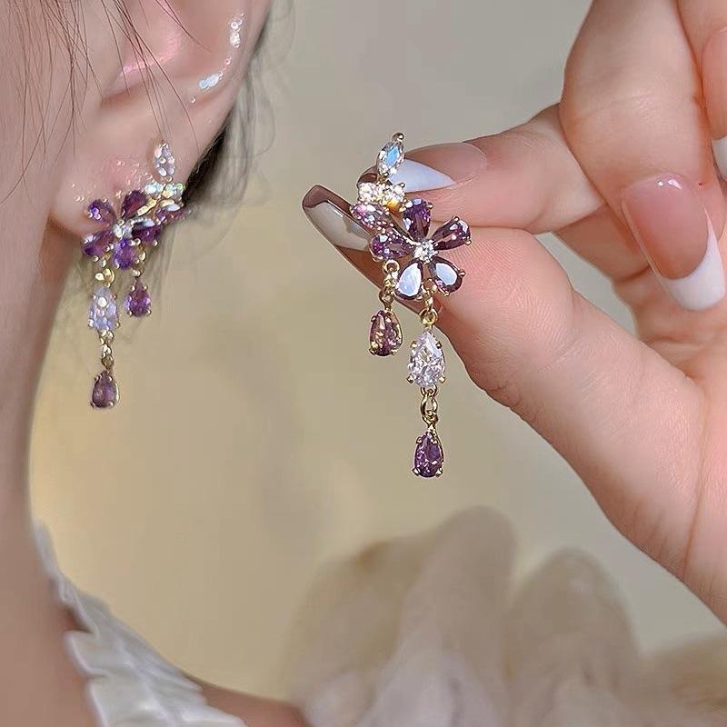 Female Fashion Temperament High-end Sense Versatile Tassel Earrings