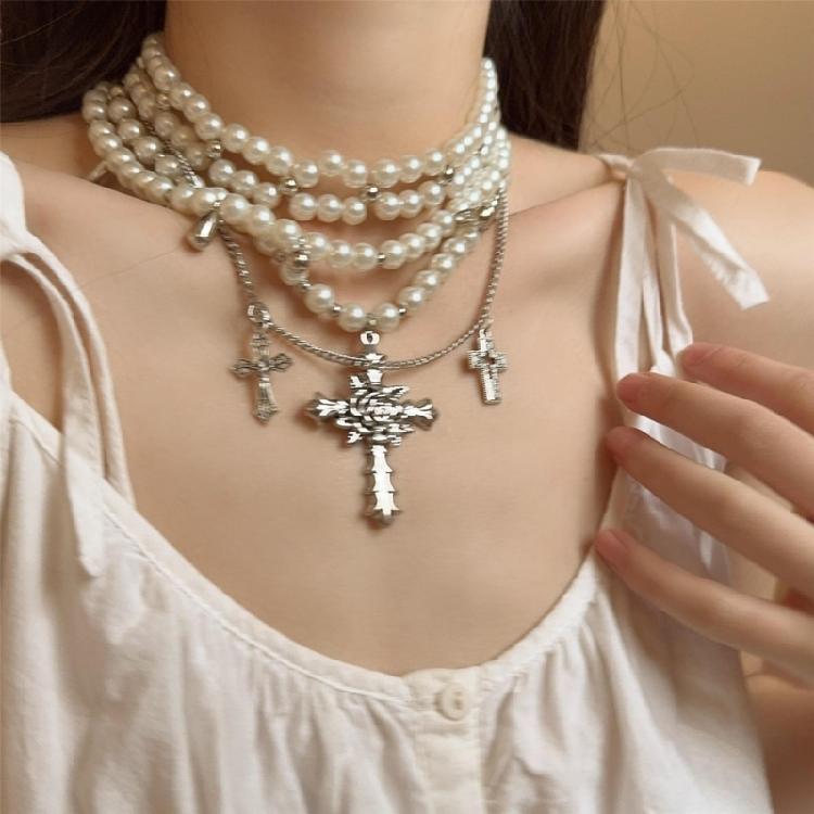 Fashionable Diamonds Sturdy Alloy Crosses Choker Necklace Pendant with Elegant Pearls Jewelry Accessory for Girls