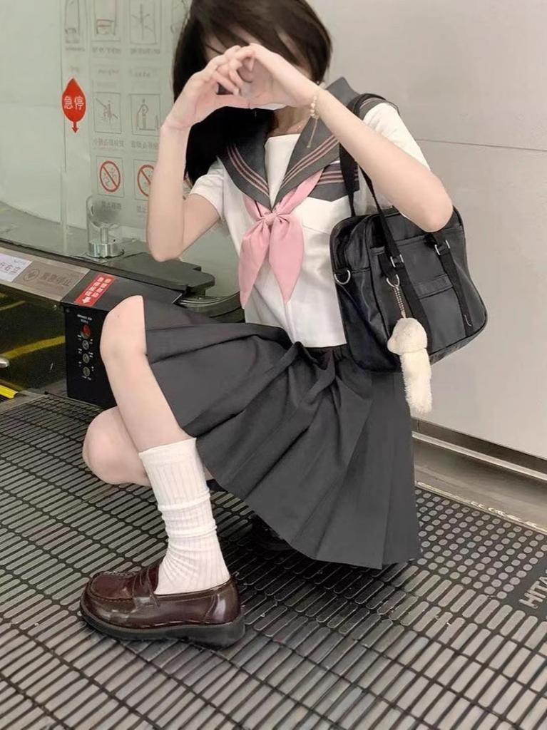 TUAHOUS Sailor Uniform Cosplay Authentic Uniform with Three Grayish Kanto Open Pleated Cute School School British Junior High School Cultural Costume