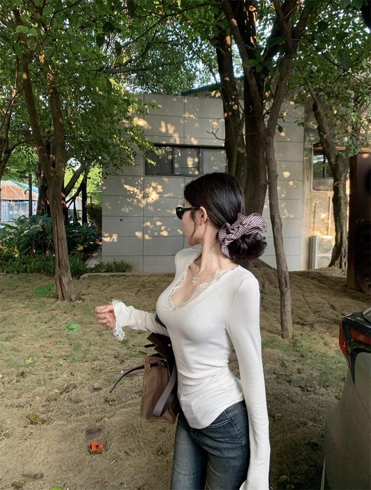 Lace V-Neck Slim-Fit Women's Long-Sleeve T-Shirt for Spring-Autumn, Sexy Hot Girl Style