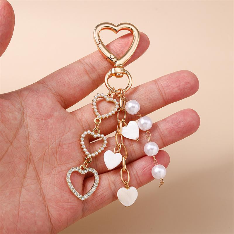 Fashion Hollow Love Heart Key Chain Handmade Pearl Key Ring Pendants for Women Girls Handbag Decora Accessory DIY Jewelry Gift