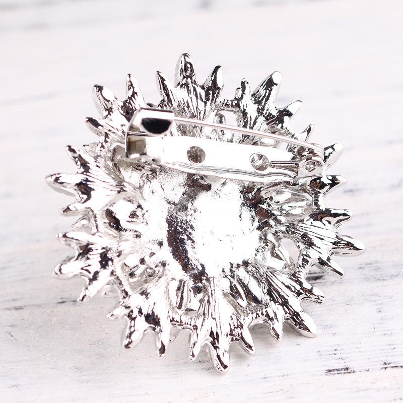 Fashion Large Pearl Brooch Hundred with Popular Women's Pins Exquisite Ethnic Style Hypoallergenic Affordable Luxury Enamel Brooch Long-Lasting Color