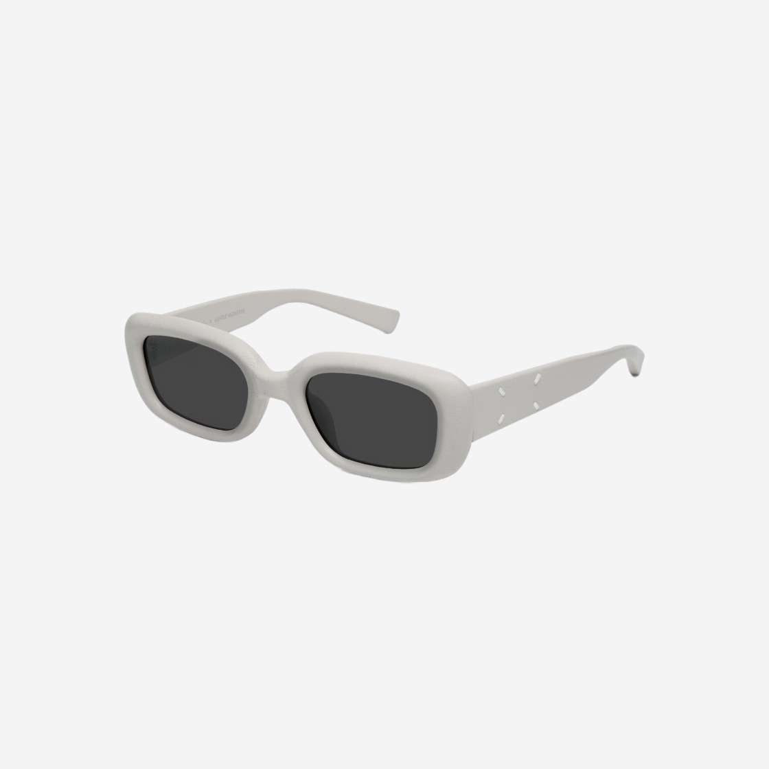 

Gentle Monster x Maison Margiela MM106 Кожа цвета слоновой кости MM106-LIV1