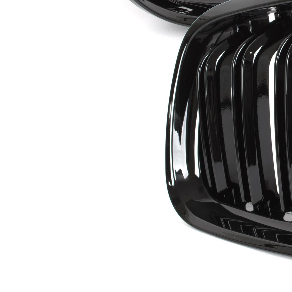 BMW Serie 3 E90 / E91 09-13 BERLINA / STATION WAGON griglie tra i fari (reni) set sinistra + destra DOPPIA BARRA NERA LUCIDA