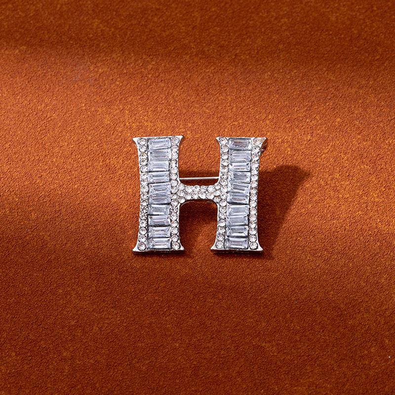 Metal Crystal Brooch Pin 26 English Letter Pins And Brooches Suit Shirt Badge Fashion Jewelry For Men And Women Accessories